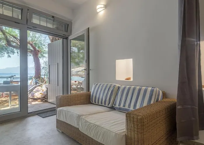 Casa Del Mar Milos - On The Holiday home Milos Island