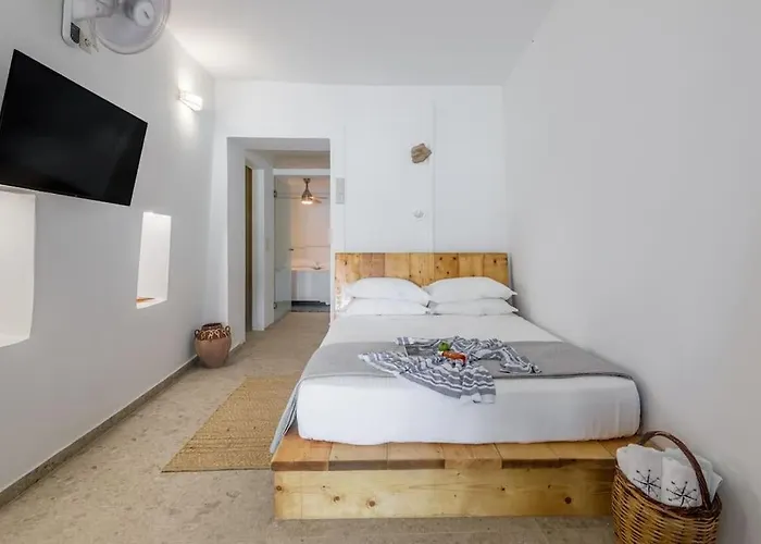 Casa Del Mar Milos - On The