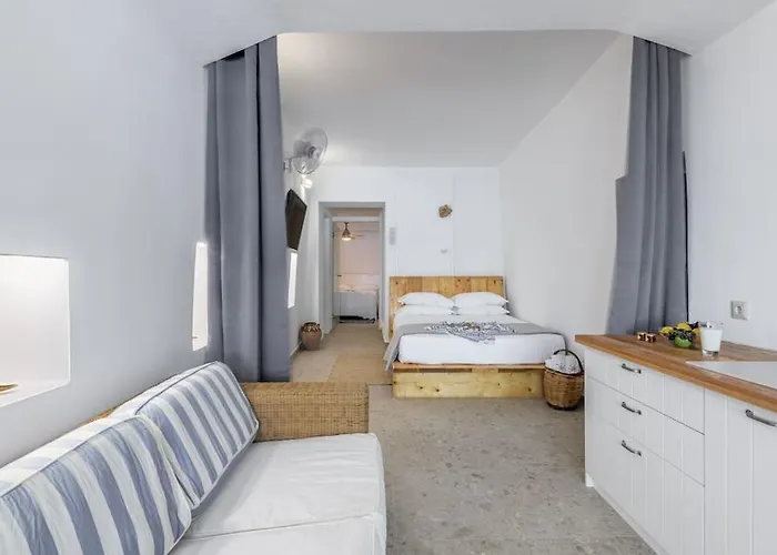 Casa Del Mar Milos - On The