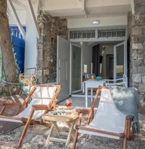 Casa Del Mar Milos - On The Holiday home *