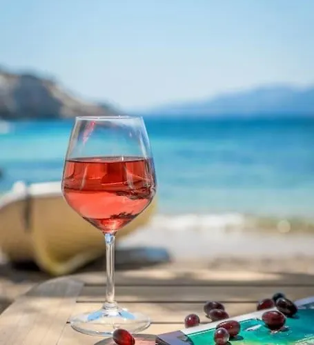 Casa Del Mar Milos - On The